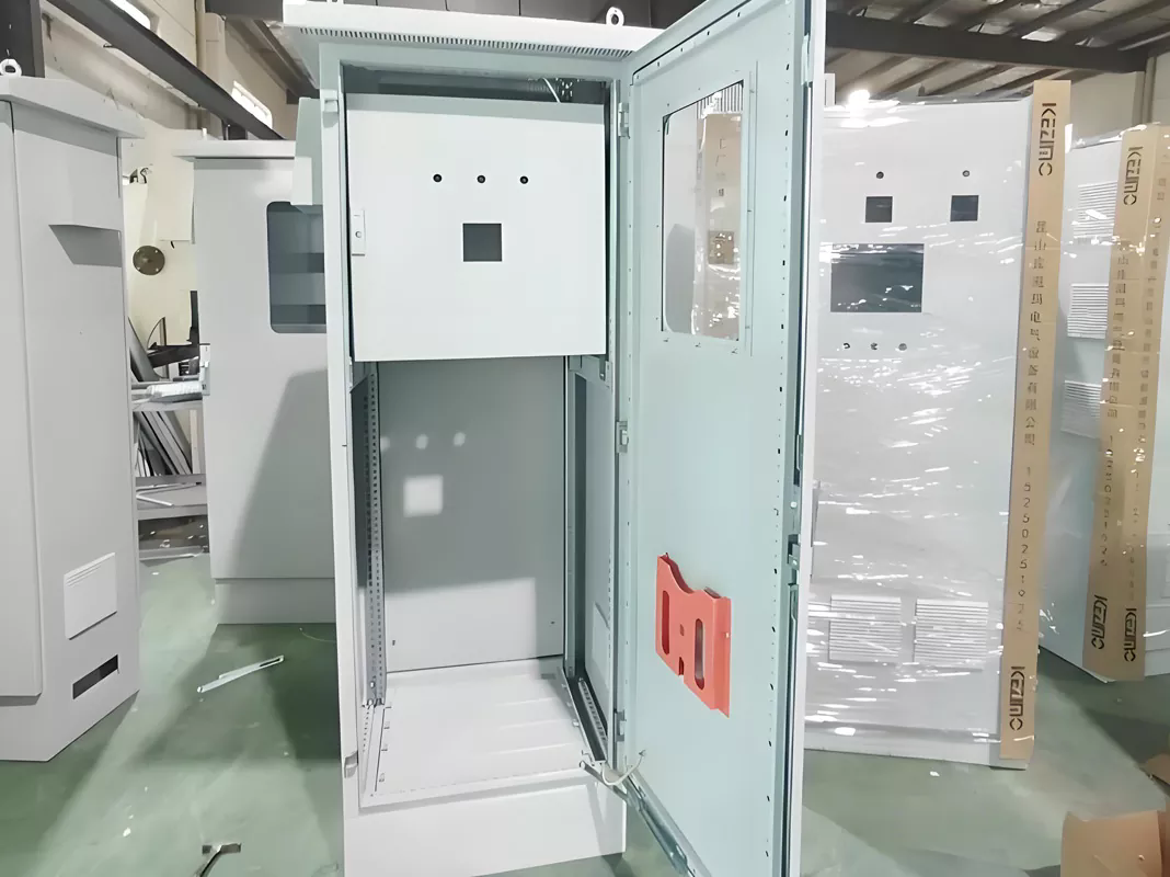 Paano Pinapahusay ng mga Outdoor Cabinets ang Pamamahala ng Iyong Kagamitan