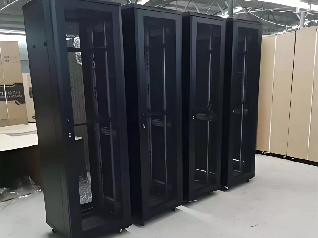 Gabinete ng Network ng Computer Room